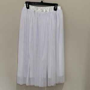 Elegant White Midi Tulle Skirt with Satin Waistband